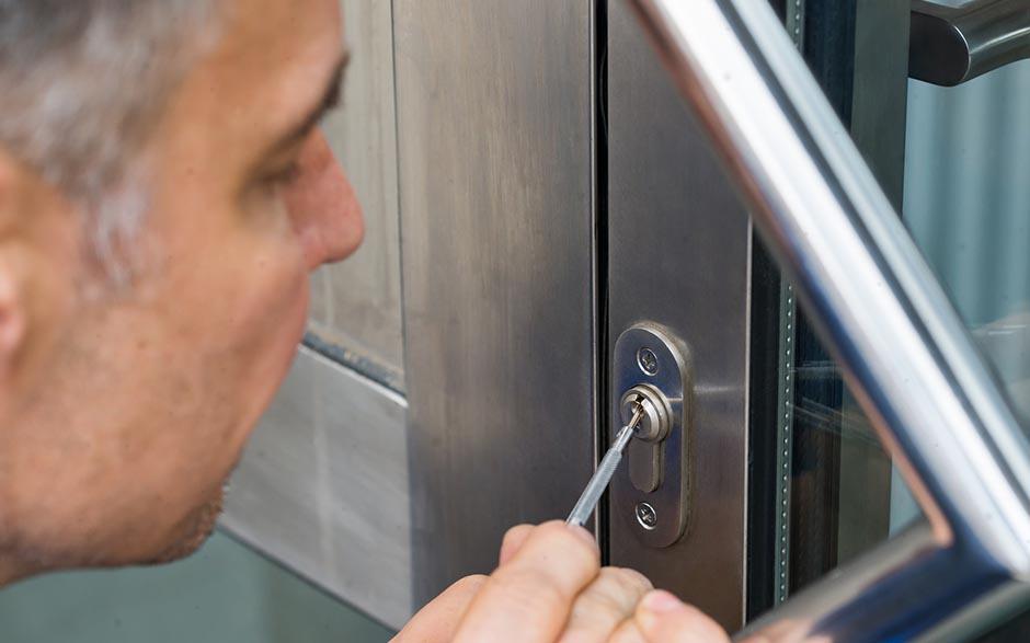 faire appel à un serrurier Évry